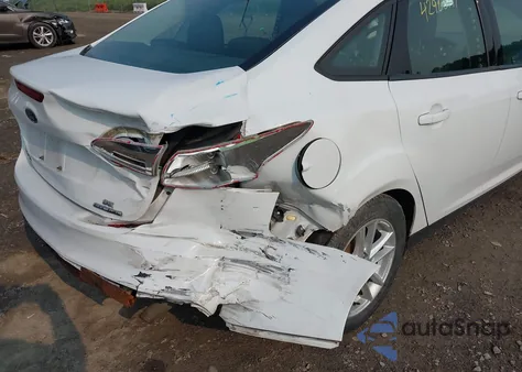 2016 Ford Focus Se z USA, uszkodzony, nr VIN 1FADP3F2XGL377974